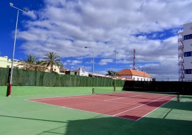 Cancha de tenis de pago